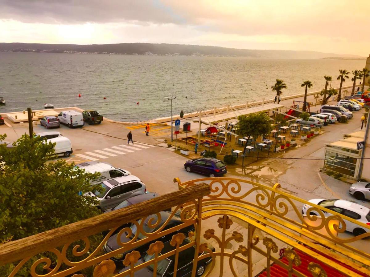 Pergul Apartment Kastela Exterior photo